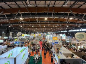 Communication visiteurs vs exposants : l&rsquo;art de la double narration
